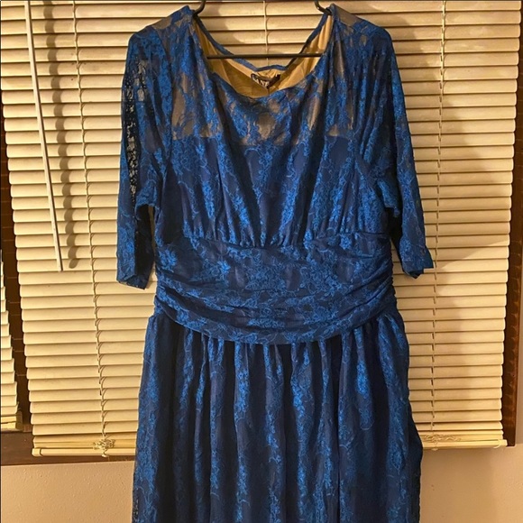 Blue tea dress with lace overlay. NWT never worn. - Picture 5 of 6